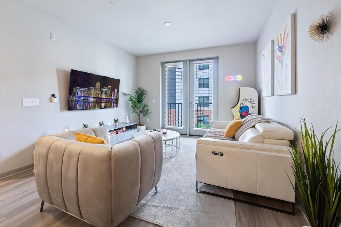 Tropicana Field 2 Bed In Dwtwn With Free Parking Appartement Sint-Petersburg Buitenkant foto
