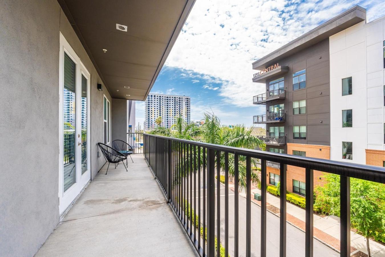 Tropicana Field 2 Bed In Dwtwn With Free Parking Appartement Sint-Petersburg Buitenkant foto