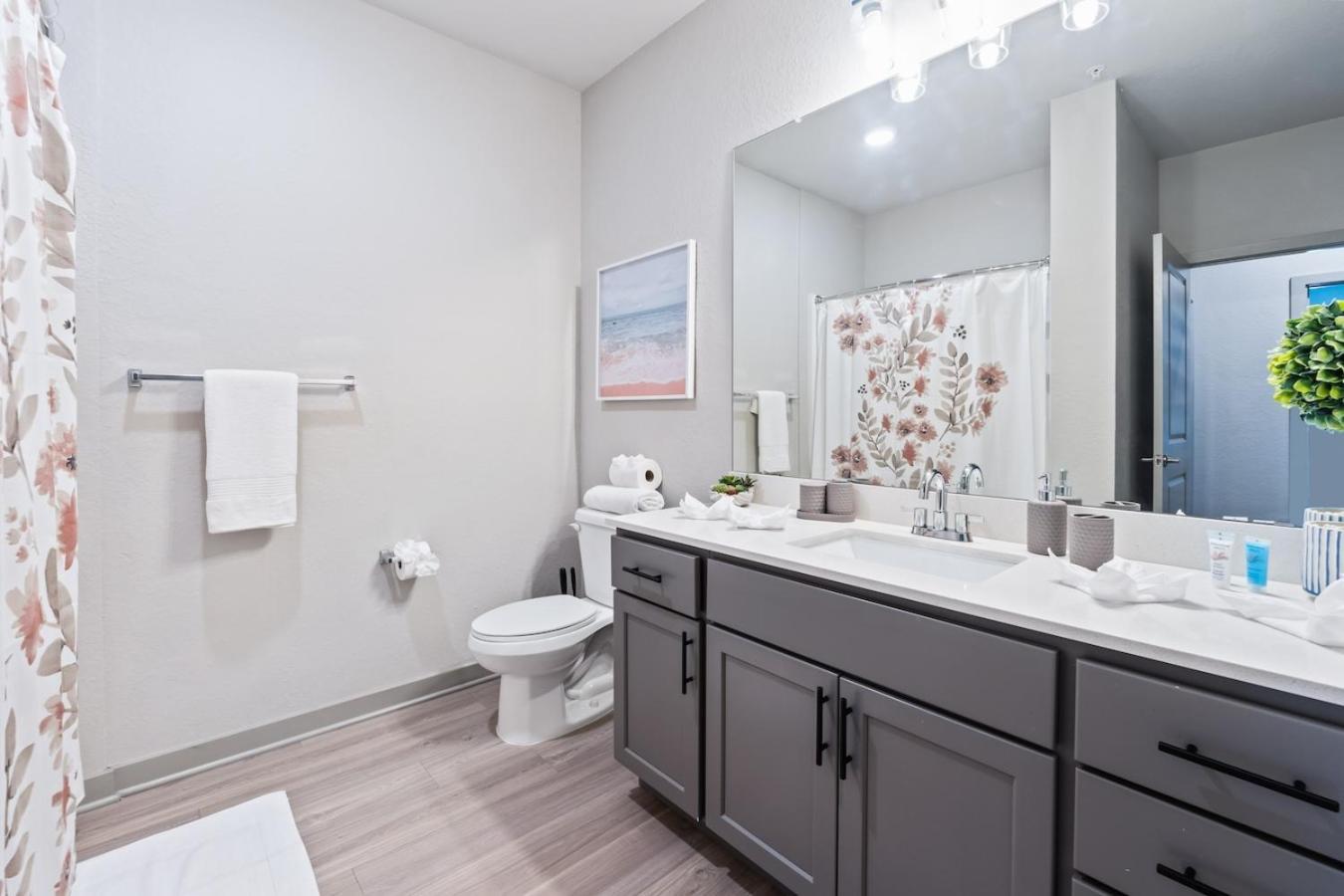 Tropicana Field 2 Bed In Dwtwn With Free Parking Appartement Sint-Petersburg Buitenkant foto
