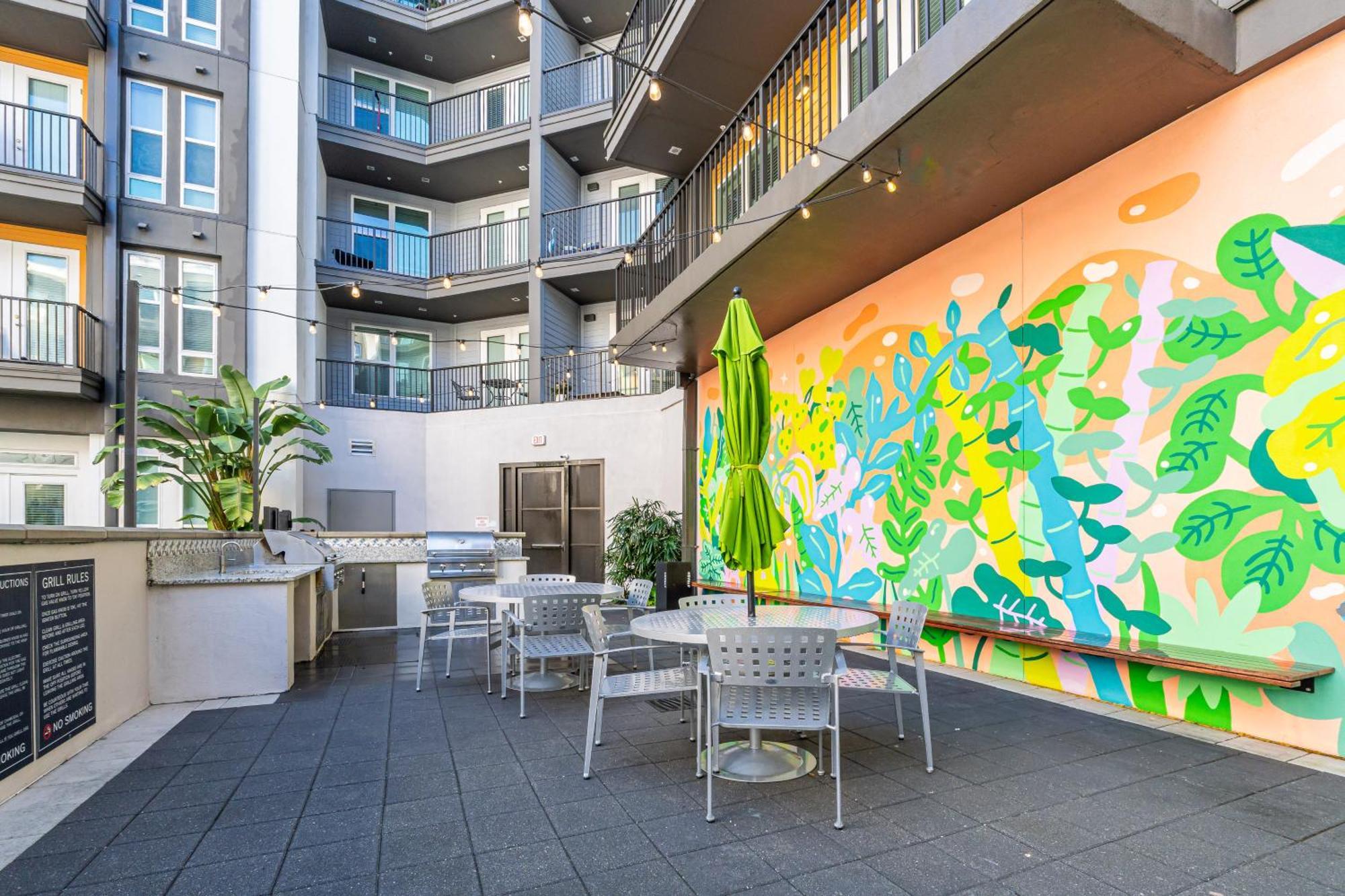 Tropicana Field 2 Bed In Dwtwn With Free Parking Appartement Sint-Petersburg Buitenkant foto